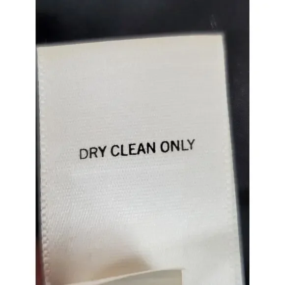 BANANA REPUBLIC Women's Black & White Patterned Straight Skirt Sz 8 - Picture 8 of 8